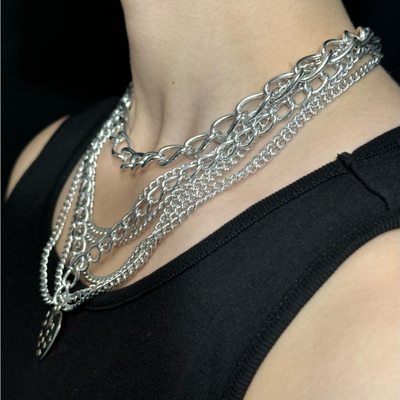 Vintage Chained Heart waterfall necklace - Picture 2 of 4